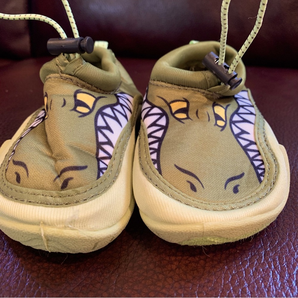 Body Glove Boys water shoes